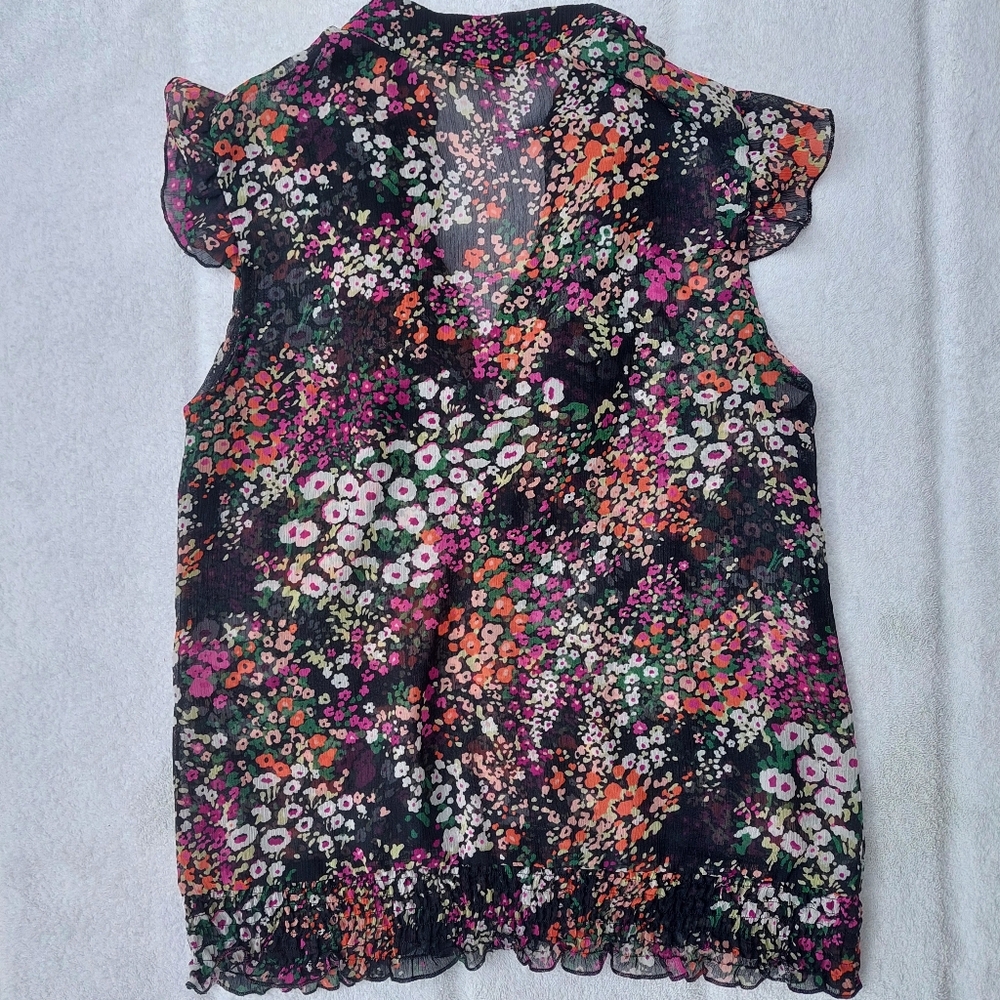 Floral Ruffle Blouse - Picture 2 of 7